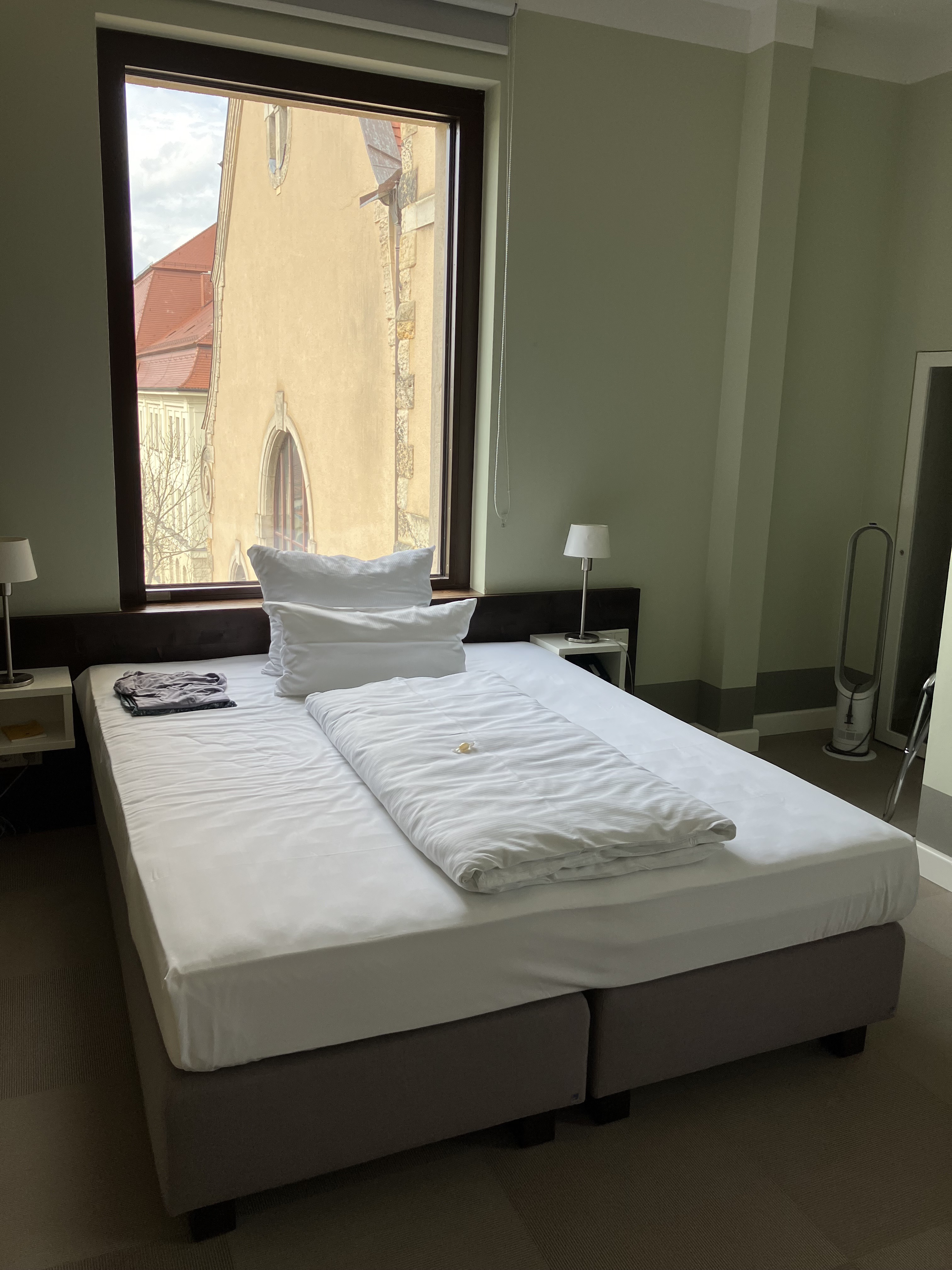 6_Hotelzimmer.jpeg